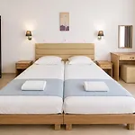 Agnes Hotel *