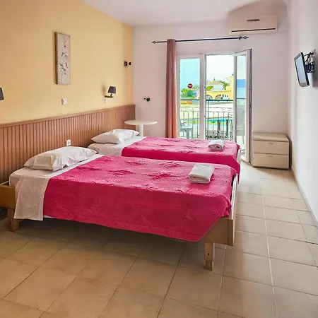 Agnes Hotel *