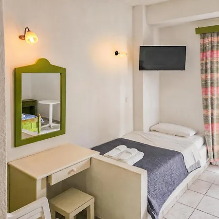 Agnes Hotel *