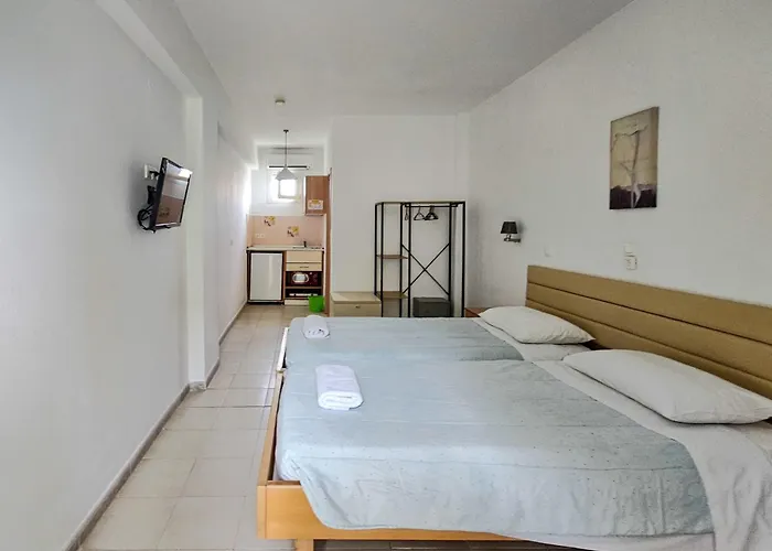 Agnes Hotel *