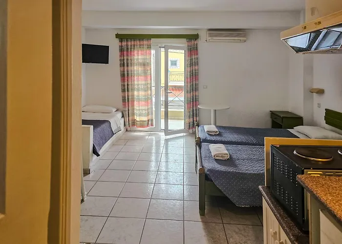 Agnes Hotel